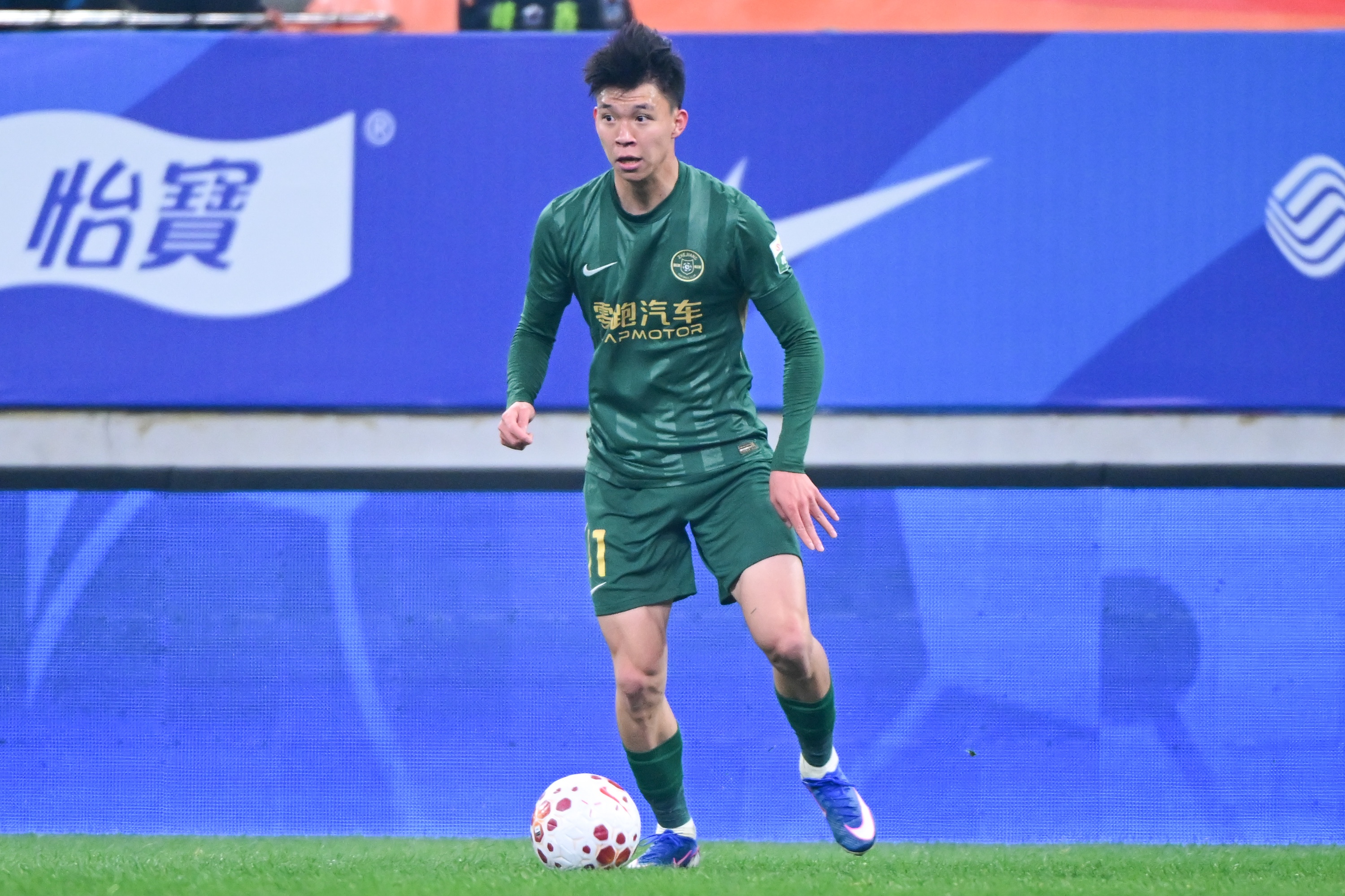 星空体育app下载-博主：经查询，王钰栋的名字在2024年成功注册了50多个品类的商标